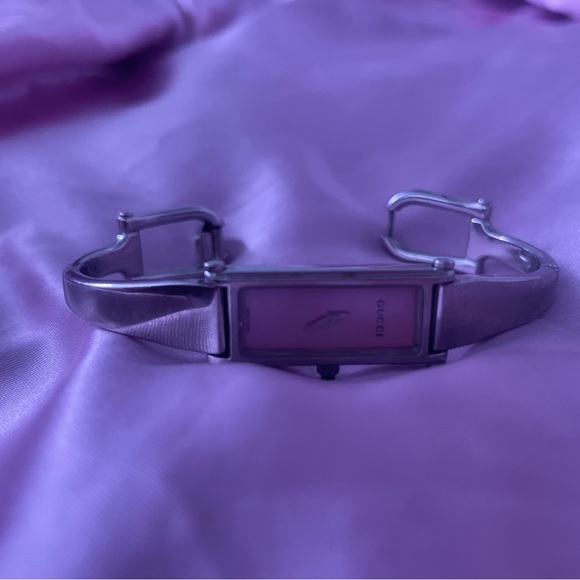 Vintage Gucci watch color silver and pink - Picture 1 of 4